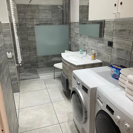 Un Piano Sotto Arturo *